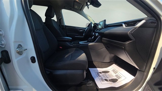 Used 2021 Toyota RAV4 XLE image 13