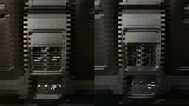 Used 2019 Cadillac XT4 Premium Luxury w/ Technology Package image 28