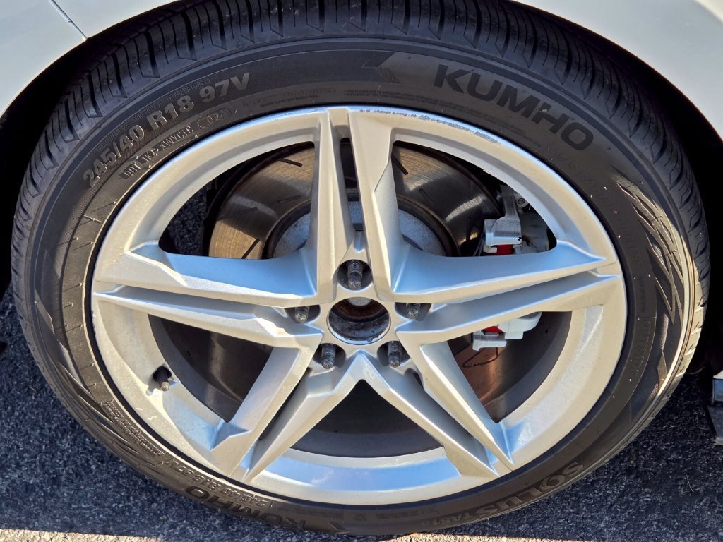 Used 2019 Volkswagen Golf R 4-Door AWD/4WD image 10