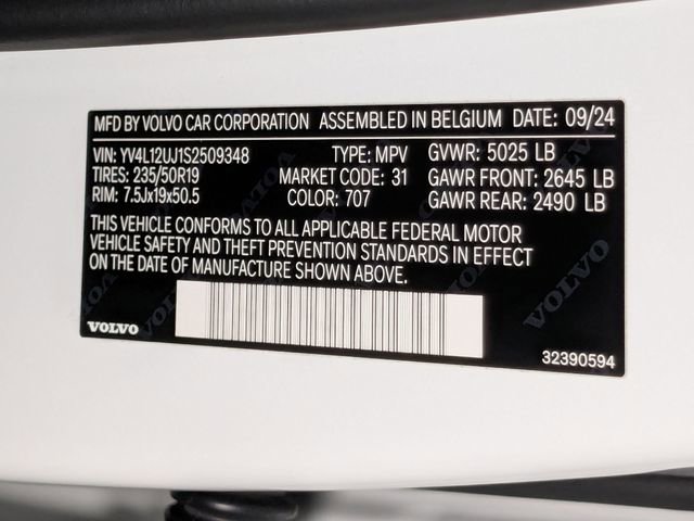 New 2025 Volvo XC40 B5 Core w/ Protection Package Premier image 32