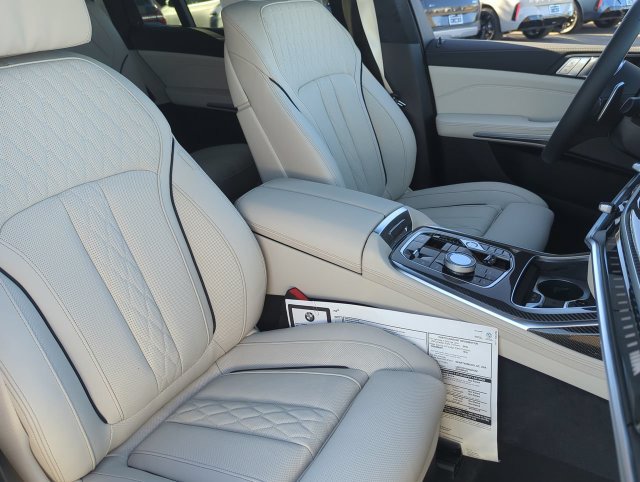 Used 2026 BMW X7 M60i AWD/4WD image 11