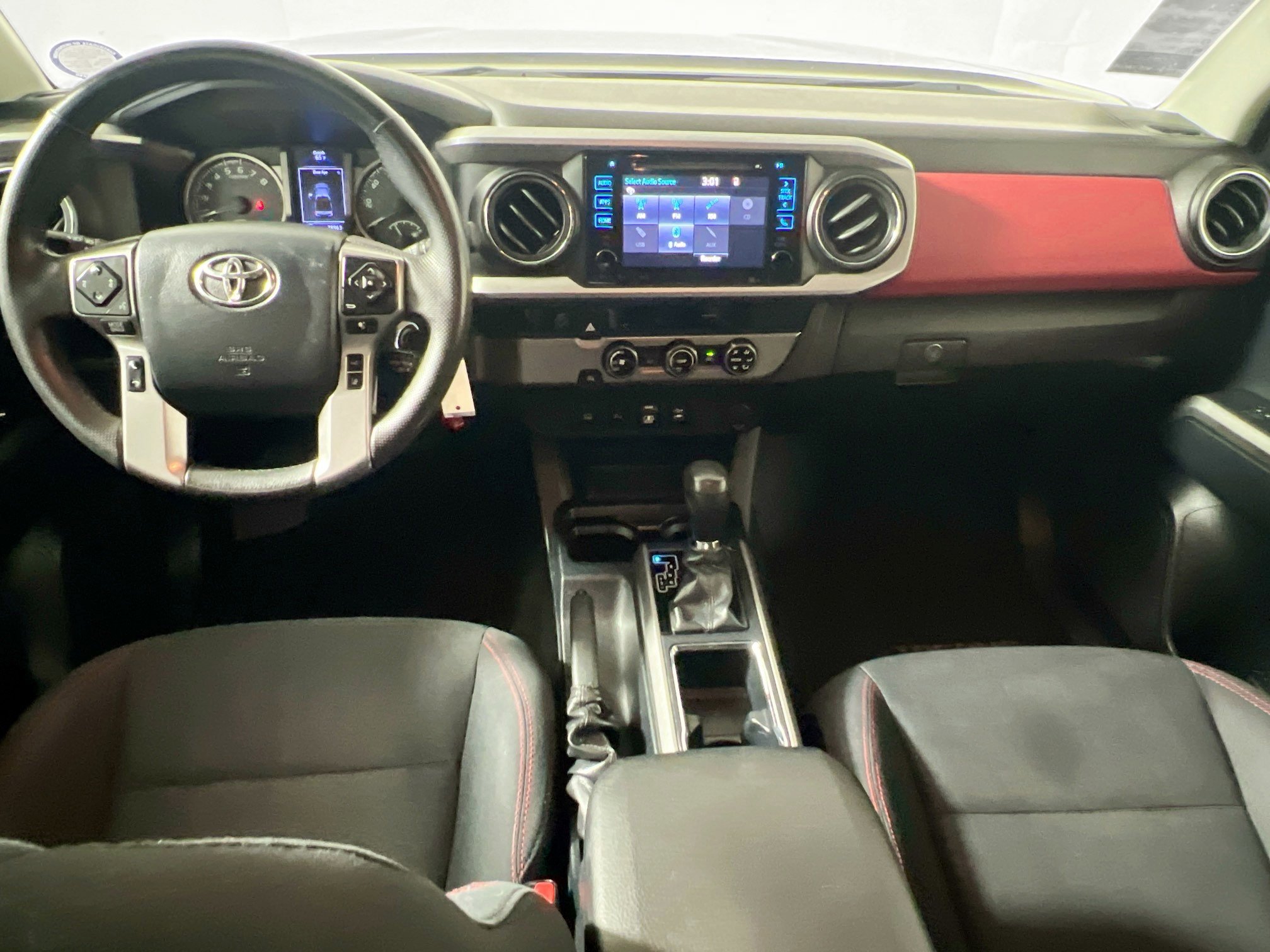 Used 2018 Toyota Tacoma SR5 image 29