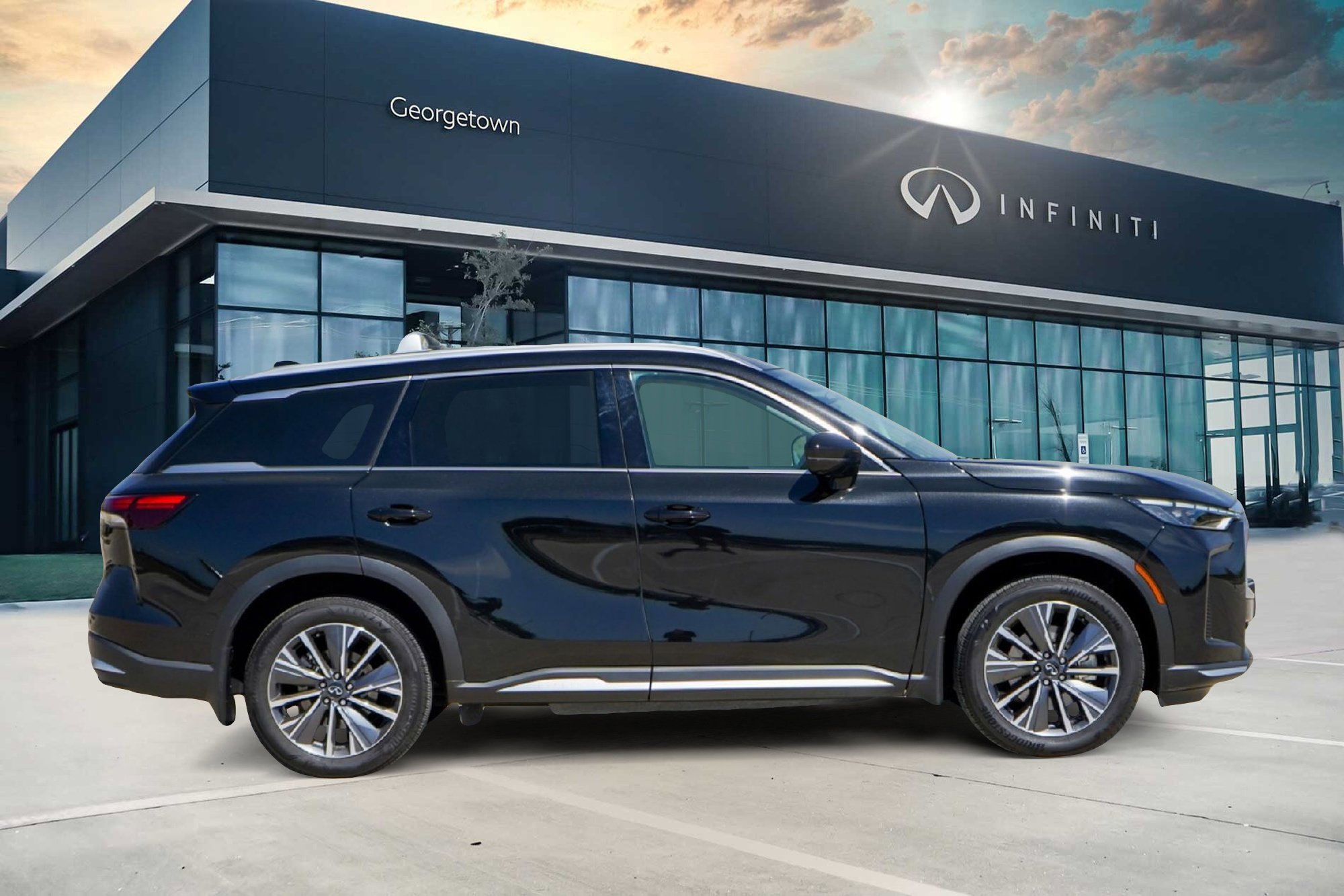 Certified 2026 INFINITI QX60 Luxe w/ Cargo Package image 3