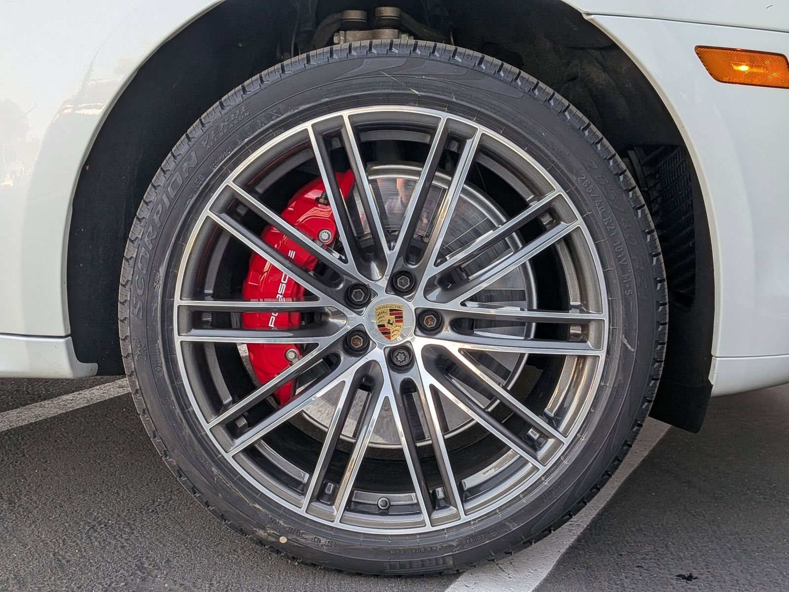 Certified 2024 Porsche Macan GTS image 13