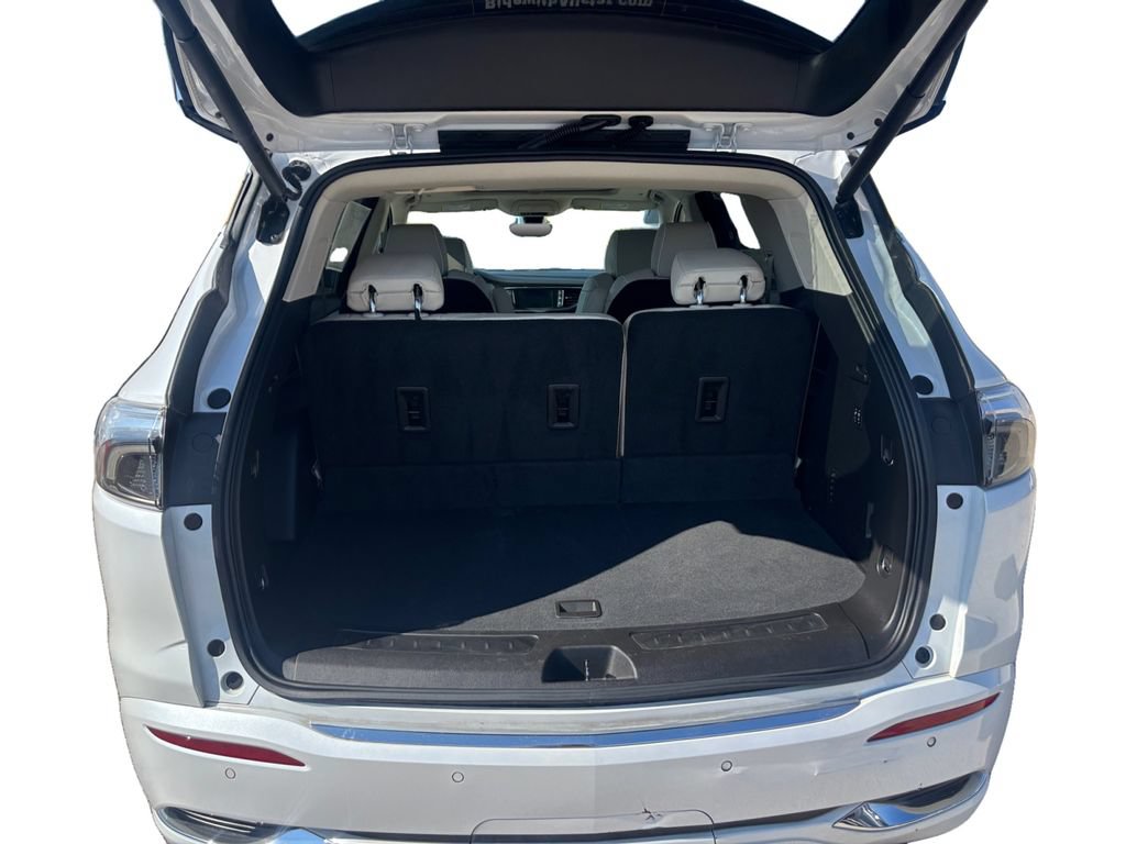 Used 2022 Buick Enclave Avenir FWD image 11