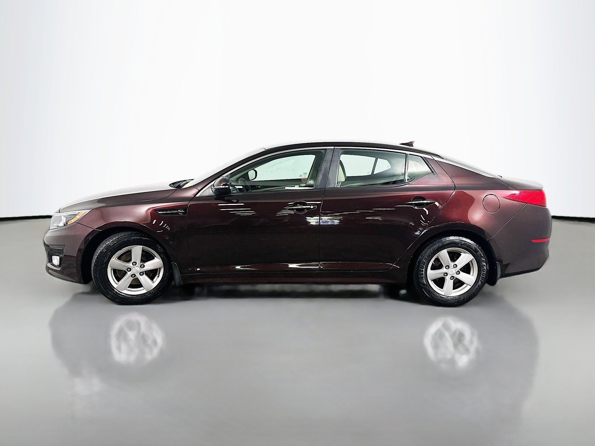 Used 2015 Kia Optima LX FWD image 4