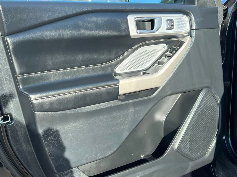 Certified 2023 Ford Explorer Limited w/ Limited Technology Package image 15