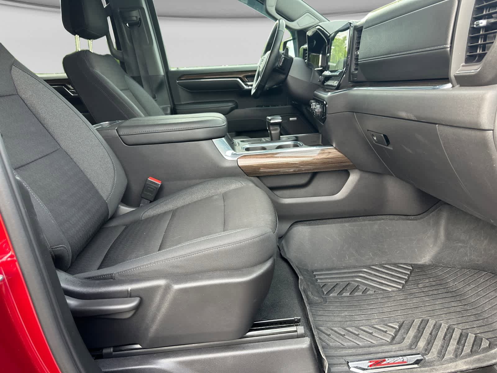 Used 2024 Chevrolet Silverado 1500 LT Trail Boss w/ Convenience Package II AWD/4WD image 16
