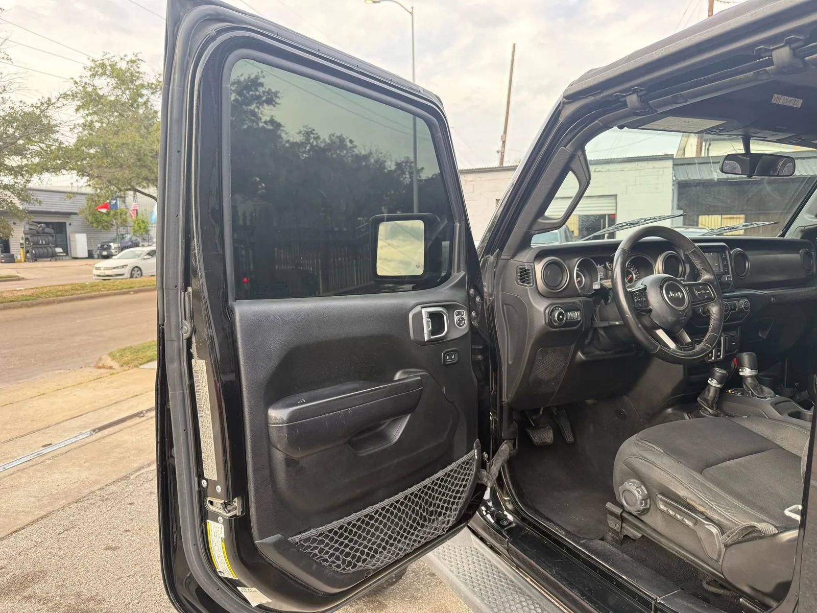 Used 2019 Jeep Wrangler Sport image 9