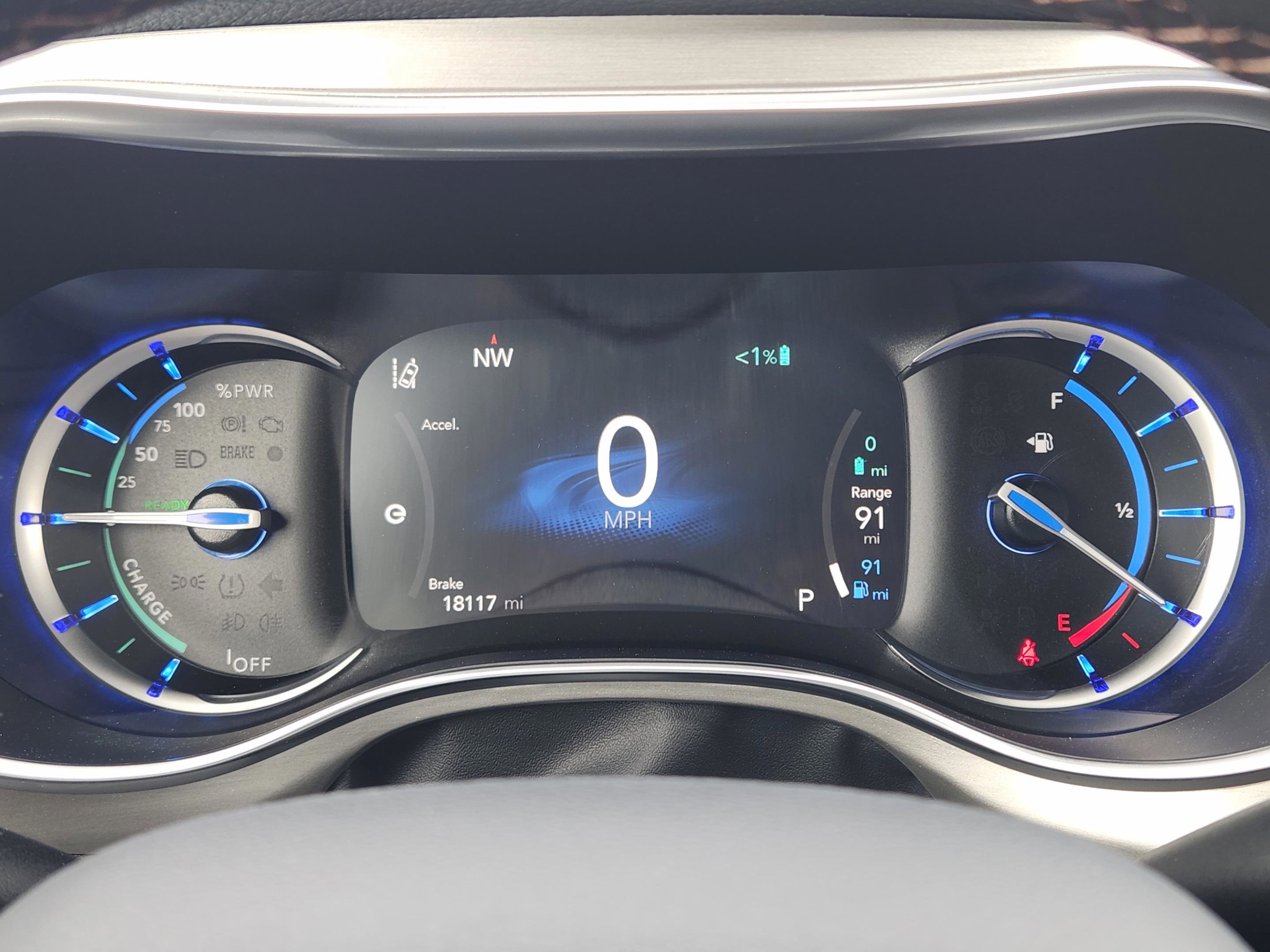 Used 2025 Chrysler Pacifica Pinnacle image 16