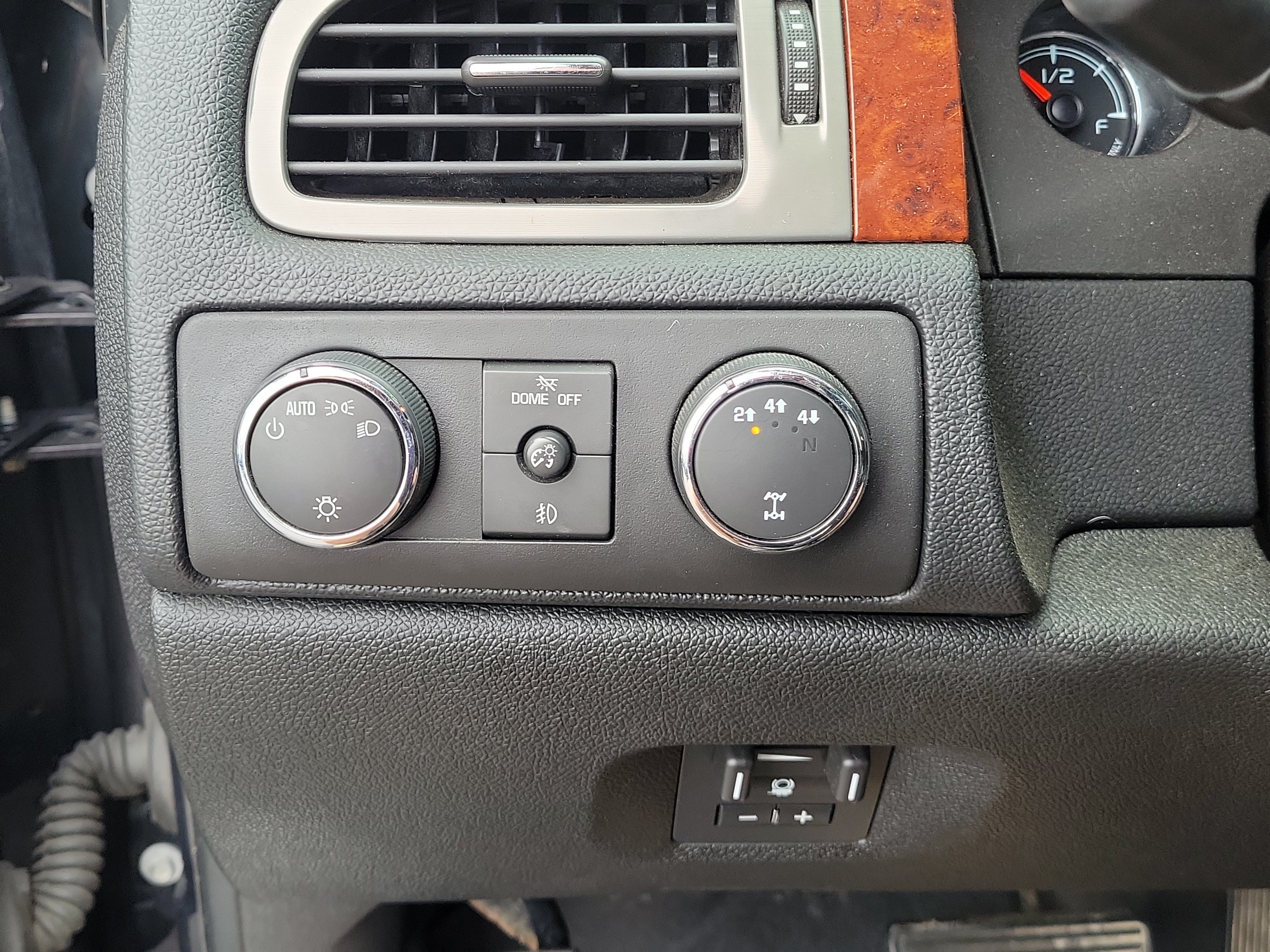 Used 2009 GMC Sierra 3500 SLT w/ SLT Convenience Package AWD/4WD image 20