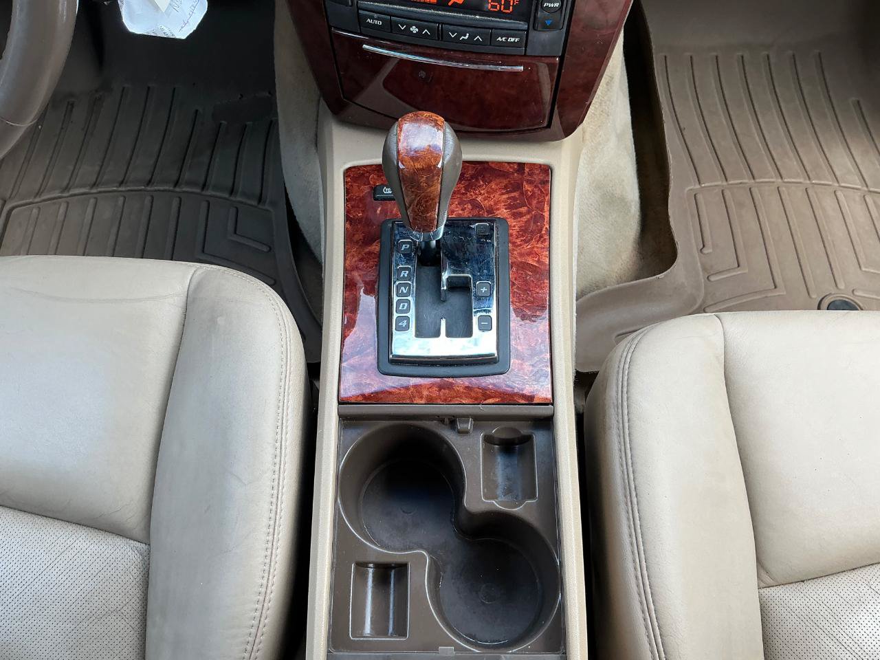Used 2006 Cadillac SRX w/ Seating Package RWD image 19