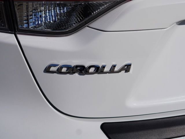 Used 2022 Toyota Corolla SE w/ SE Premium Package image 9