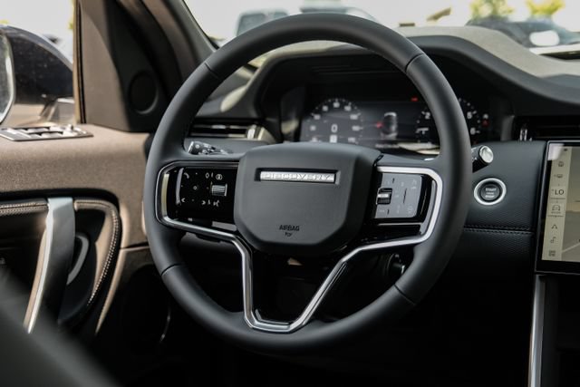 New 2026 Land Rover Discovery Sport Landmark AWD/4WD image 19