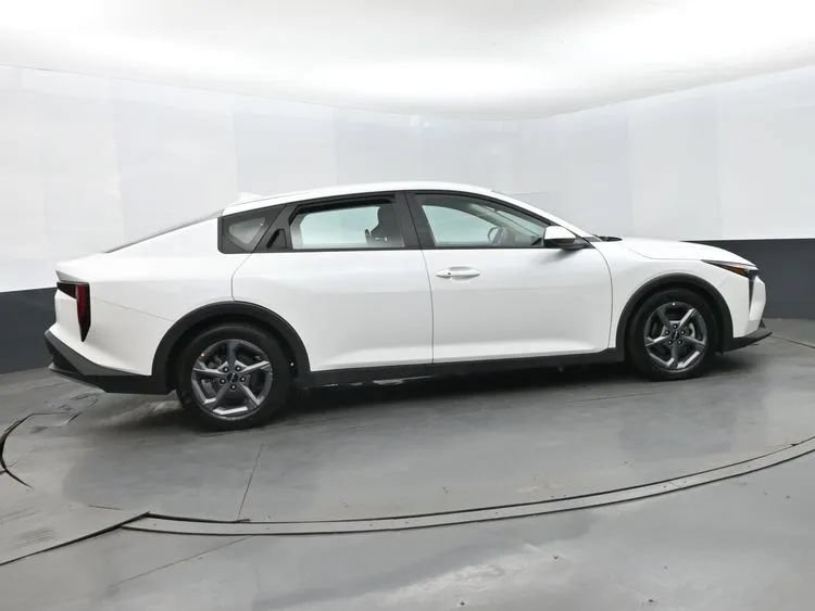 Used 2025 Kia K4 FWD image 4