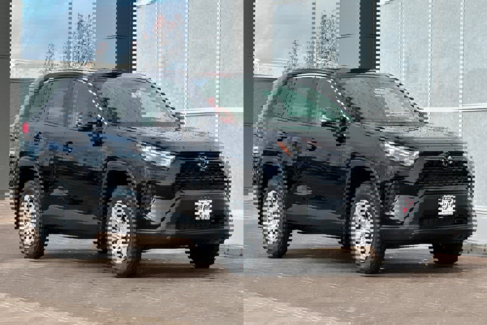 New 2025 Toyota RAV4 LE video 2