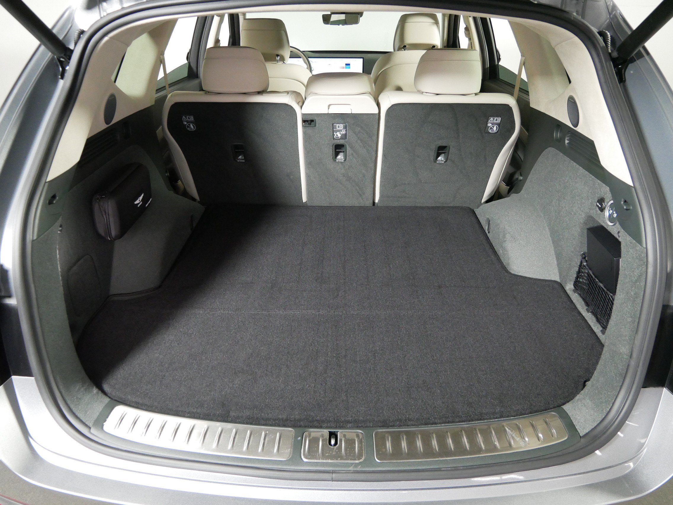 Certified 2025 Genesis GV80 3.5T Prestige AWD/4WD image 18