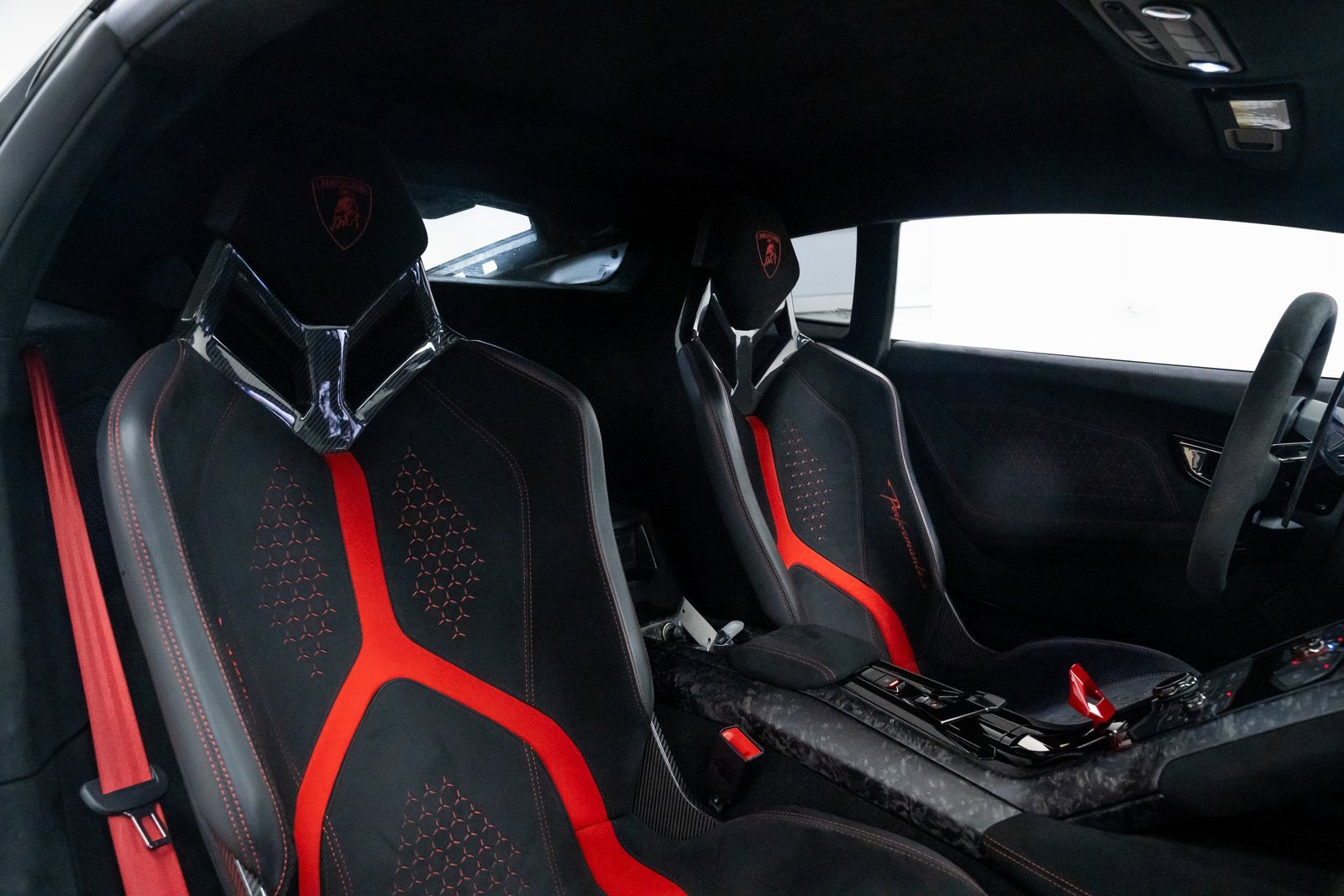 Used 2018 Lamborghini Huracan Performante image 25