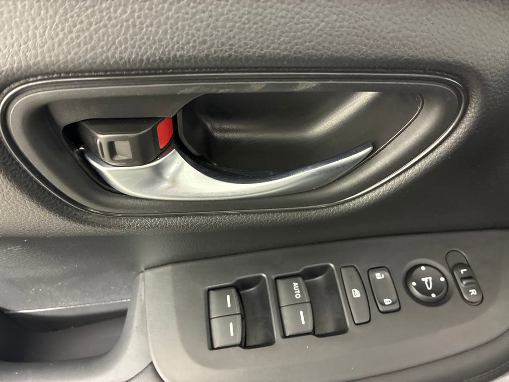 Used 2023 Honda HR-V LX image 12