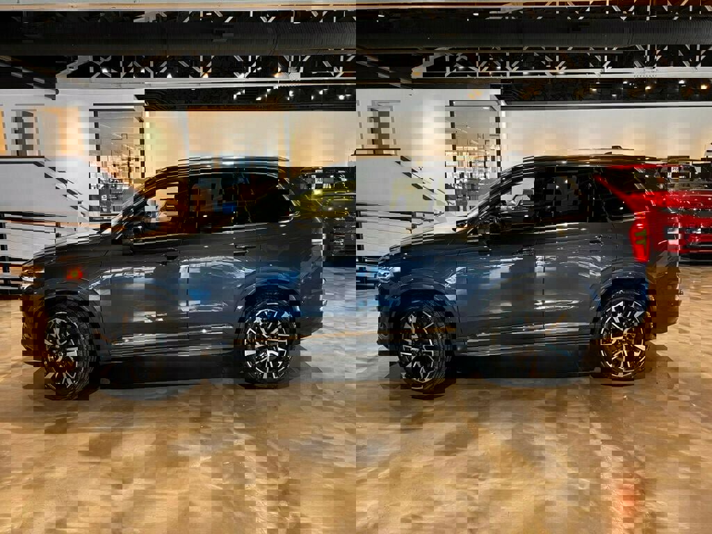 Used 2023 Volvo XC90 B5 Plus w/ Protection Package Premier image 2