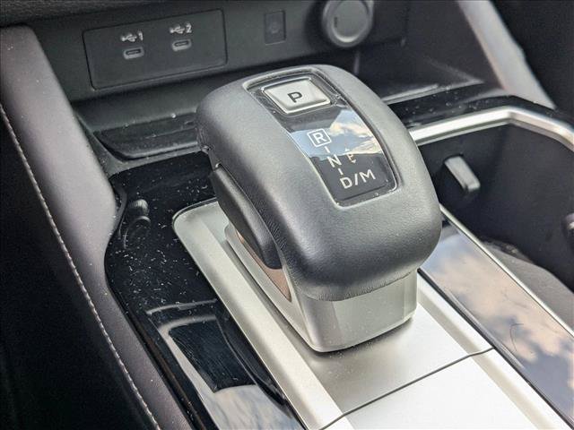 Used 2025 Mitsubishi Outlander SE FWD image 11