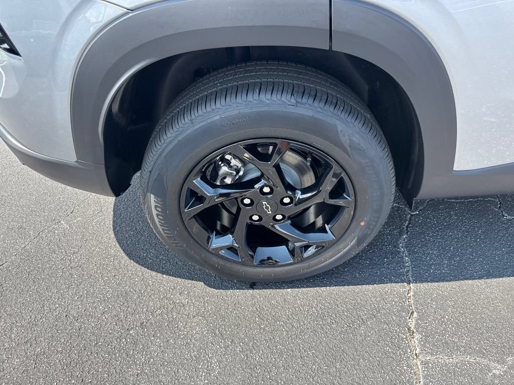 New 2026 Chevrolet Trax LT w/ Midnight Edition FWD image 18