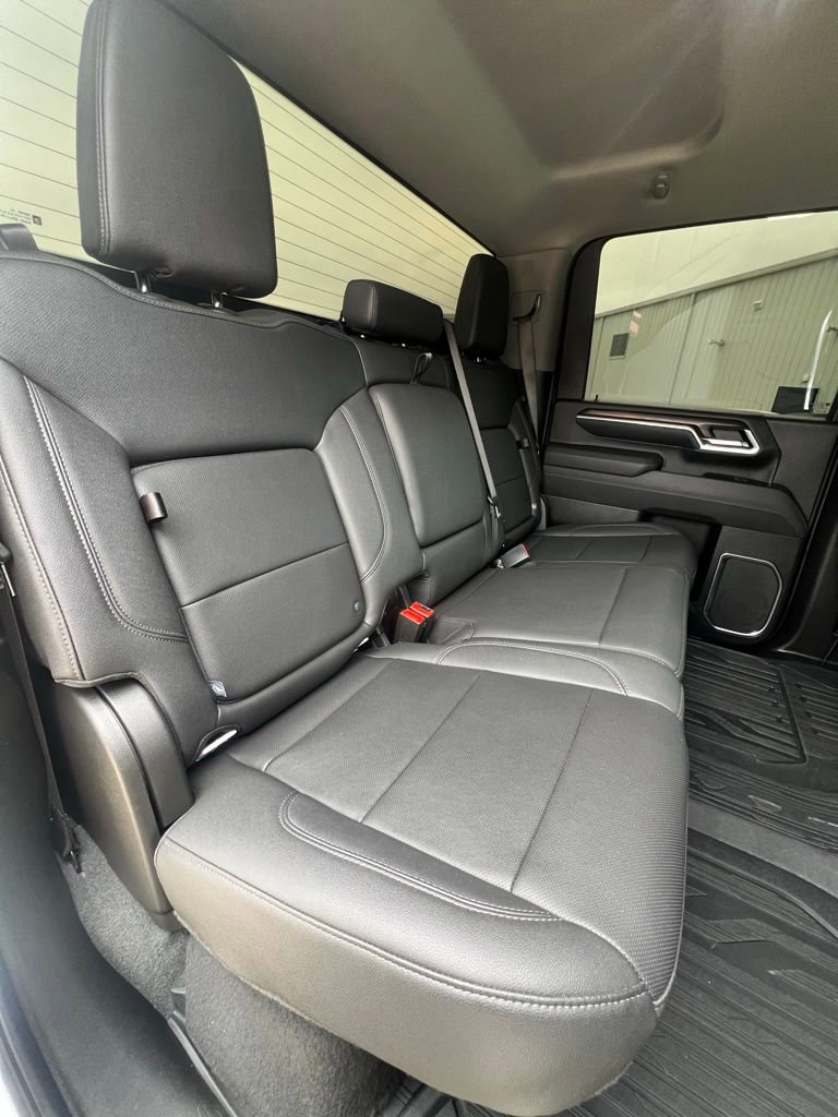 Used 2025 GMC Sierra 2500 SLT w/ SLT Convenience Package image 16