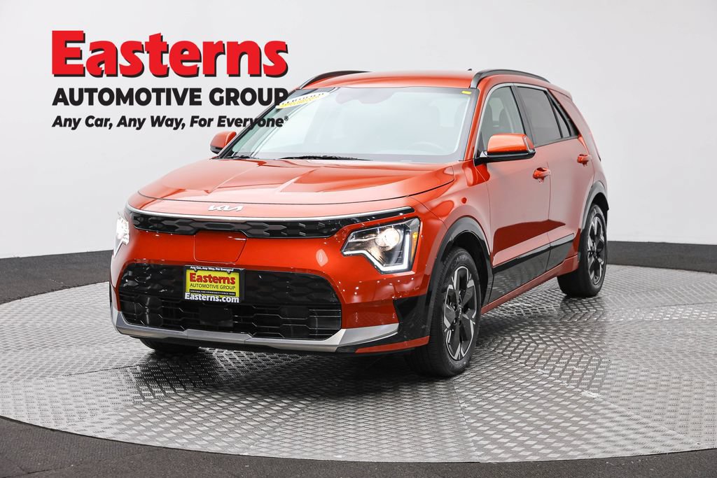 Used 2023 Kia Niro Wind w/ Wind Preserve Package FWD image 1