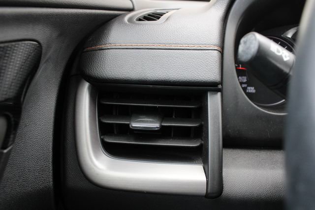 Used 2023 GMC Terrain AT4 image 9