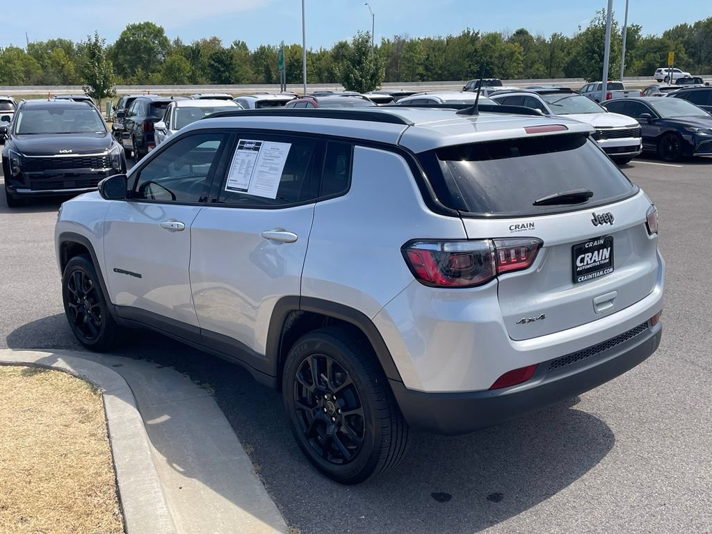 Used 2025 Jeep Compass Latitude w/ Altitude Special Edition AWD/4WD image 4