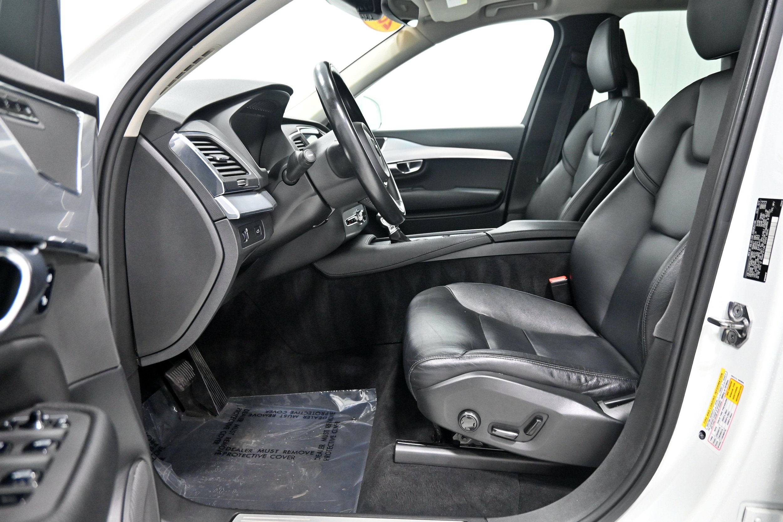 Used 2018 Volvo XC90 T5 Momentum AWD/4WD image 5
