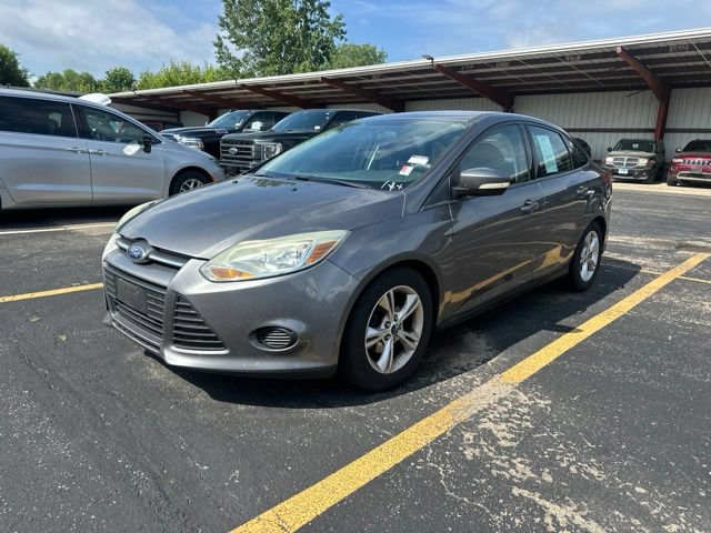Used 2014 Ford Focus SE w/ SE Winter Package FWD image 11