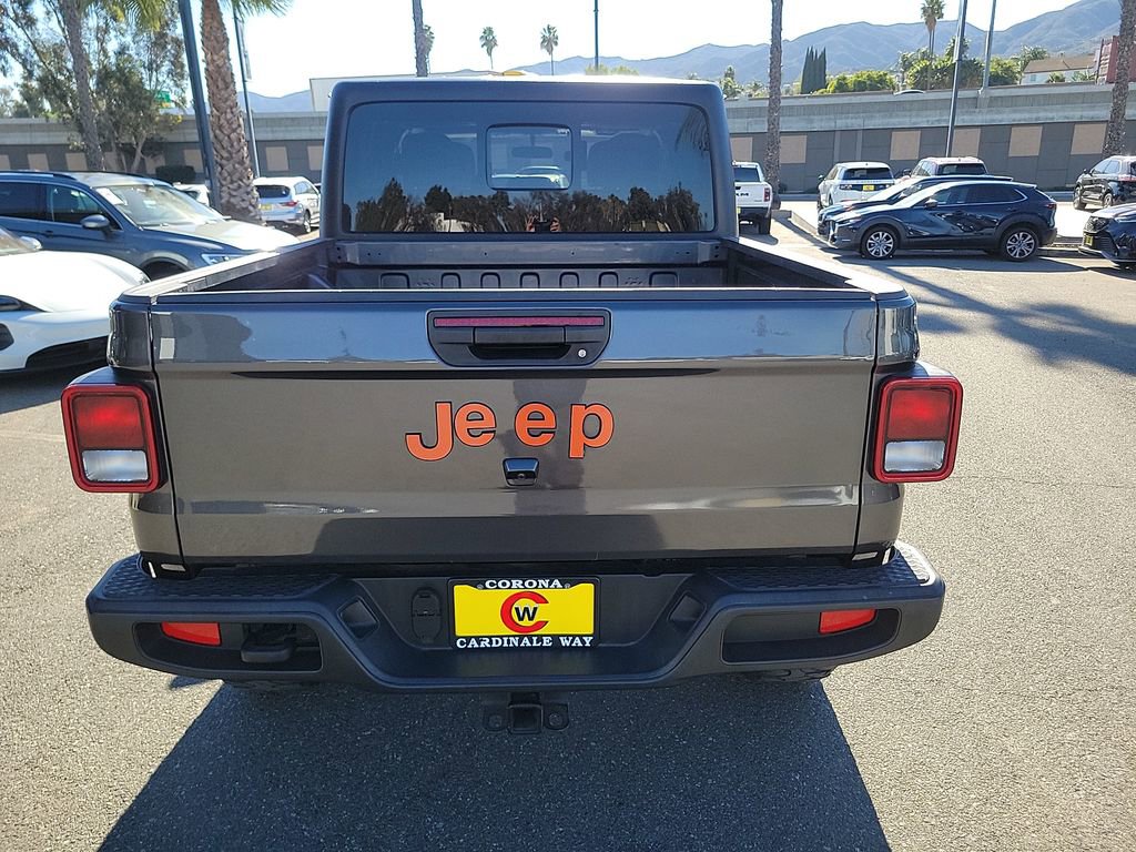 Used 2022 Jeep Gladiator Sport image 8