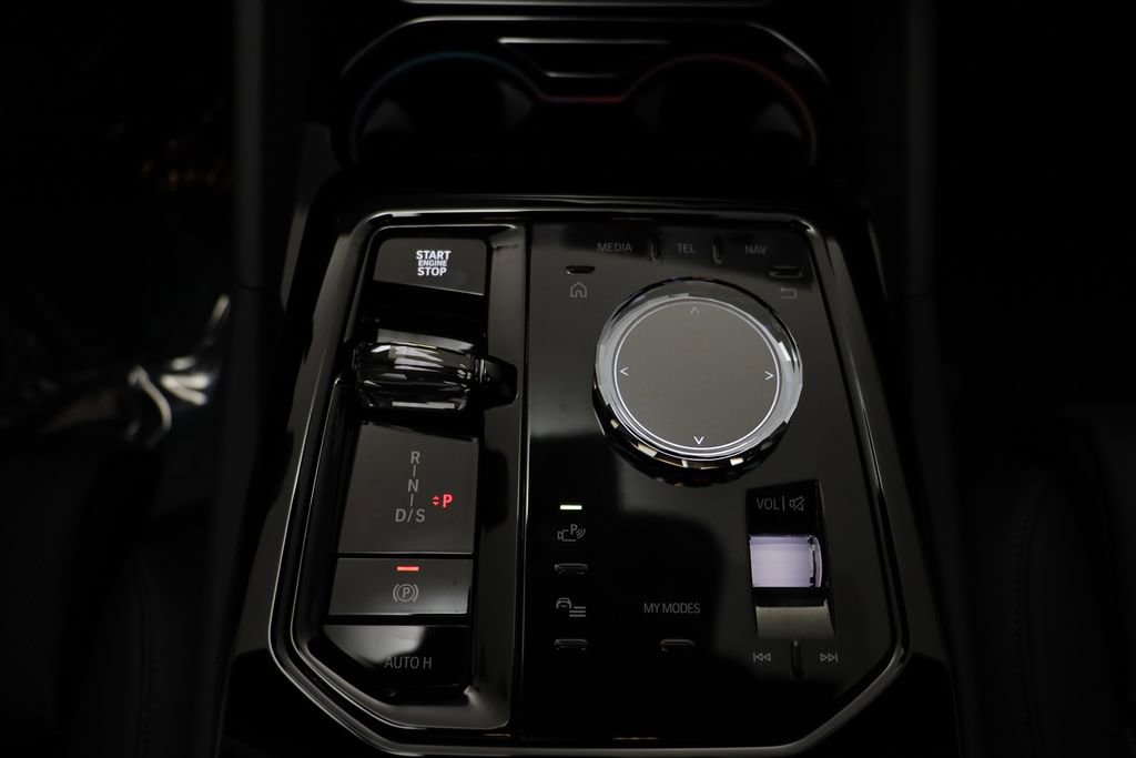 New 2026 BMW 550e xDrive w/ Executive Package image 13