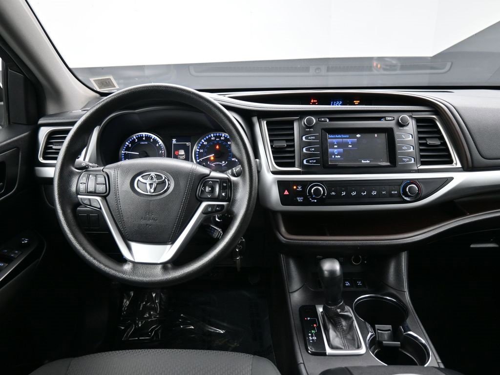 Certified 2018 Toyota Highlander LE image 19