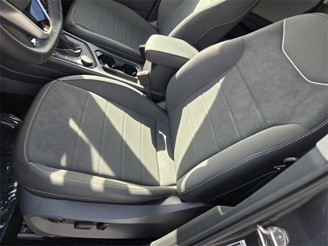 Used 2024 Volkswagen Taos SE image 11