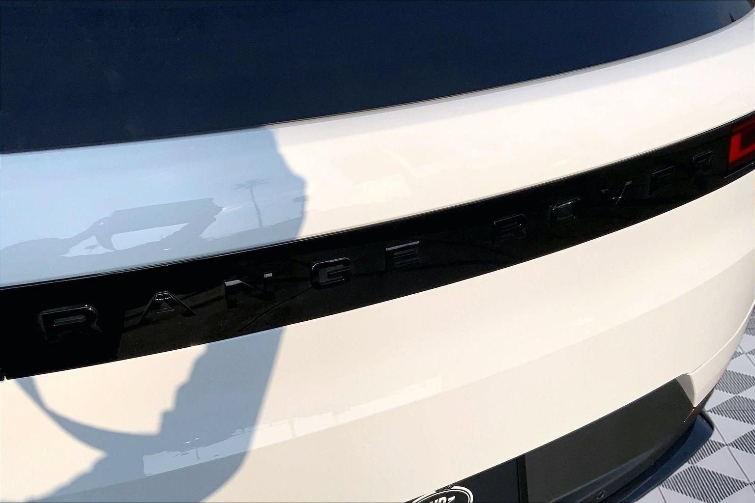 New 2026 Land Rover Range Rover Sport SE AWD/4WD image 6