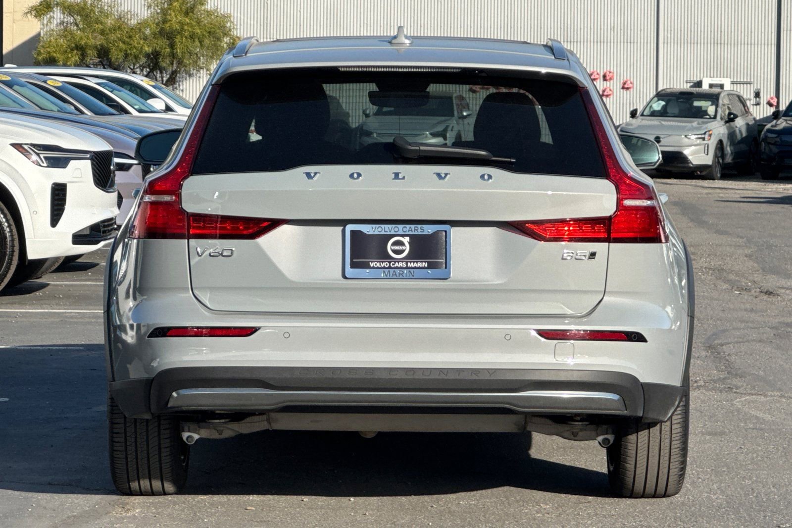 Used 2025 Volvo V60 B5 Cross Country Plus AWD/4WD image 7