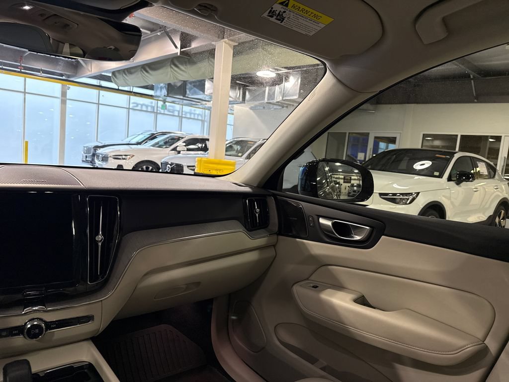 Certified 2024 Volvo XC60 B5 Plus w/ Protection Package Premier AWD/4WD image 24