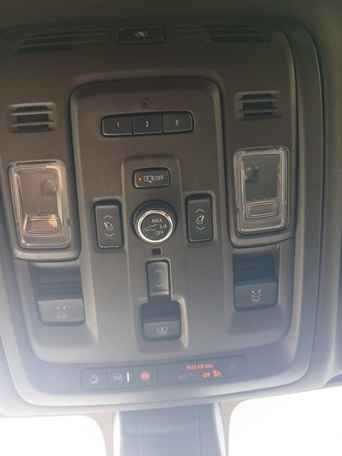 Used 2021 GMC Yukon Denali w/ Denali Ultimate Package AWD/4WD image 29