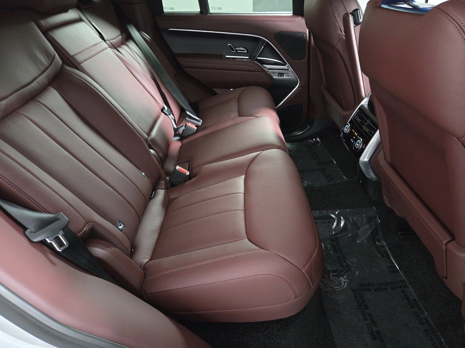 New 2025 Land Rover Range Rover SE image 17