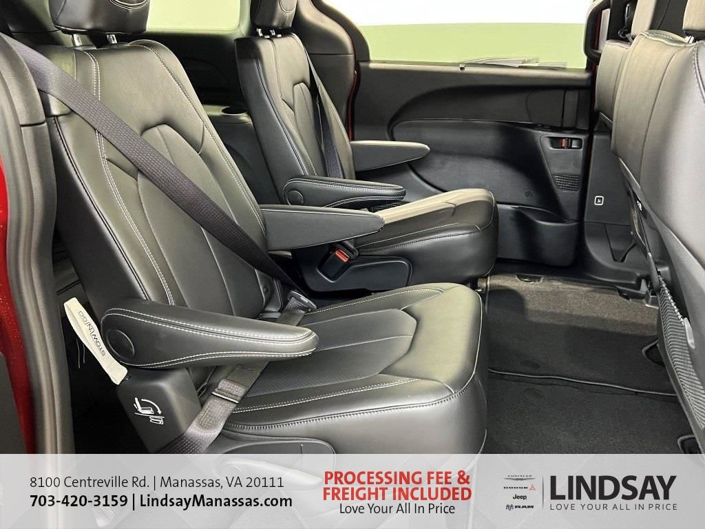 New 2026 Chrysler Pacifica Select image 15