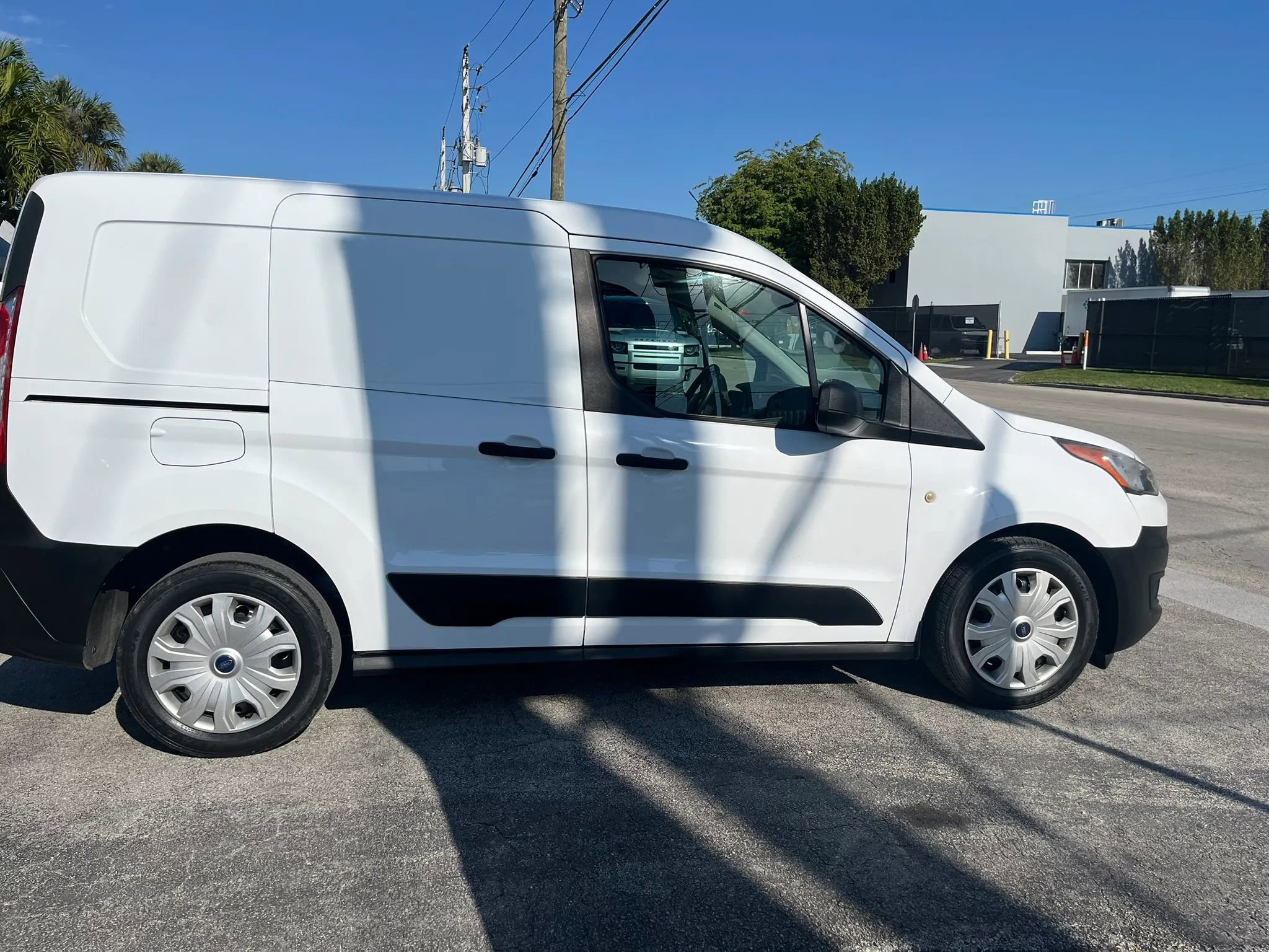 Used 2019 Ford Transit Connect XL image 4