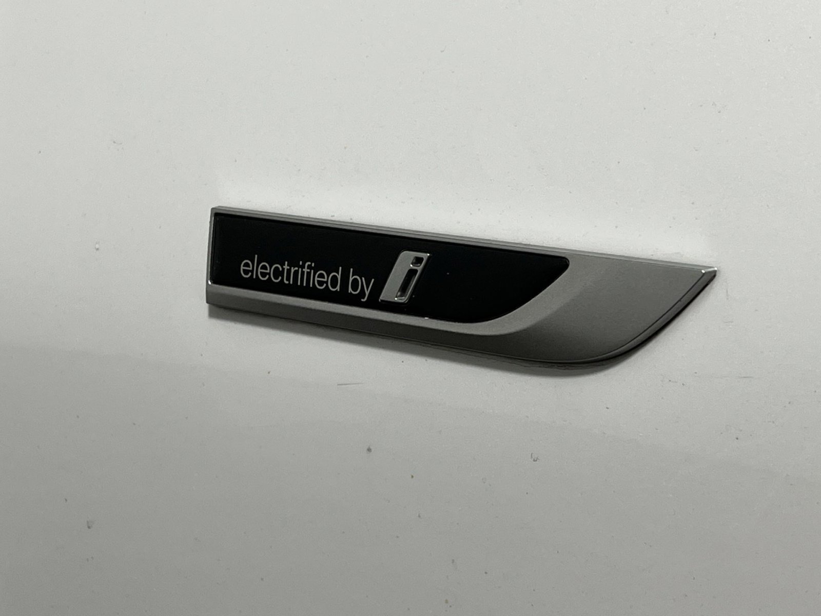 Used 2023 BMW 330e xDrive w/ Premium Package image 27