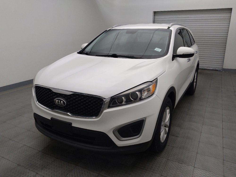 Used 2017 Kia Sorento LX w/ LX Convenience Package image 15