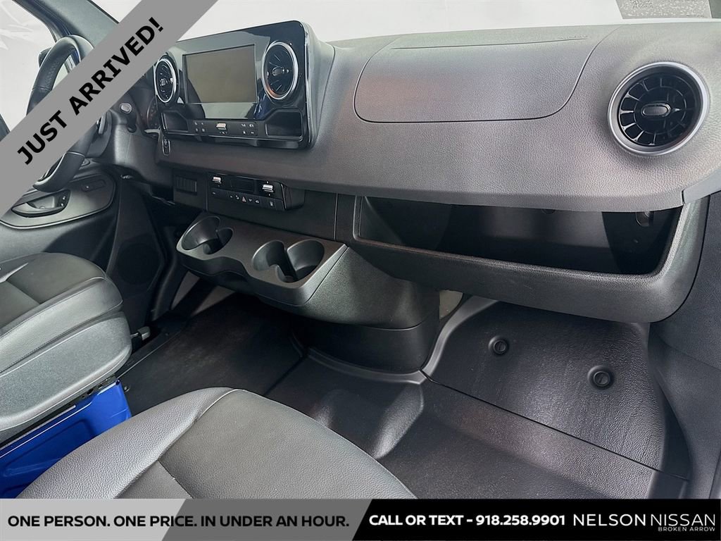 Used 2024 Mercedes-Benz Sprinter 2500 image 26