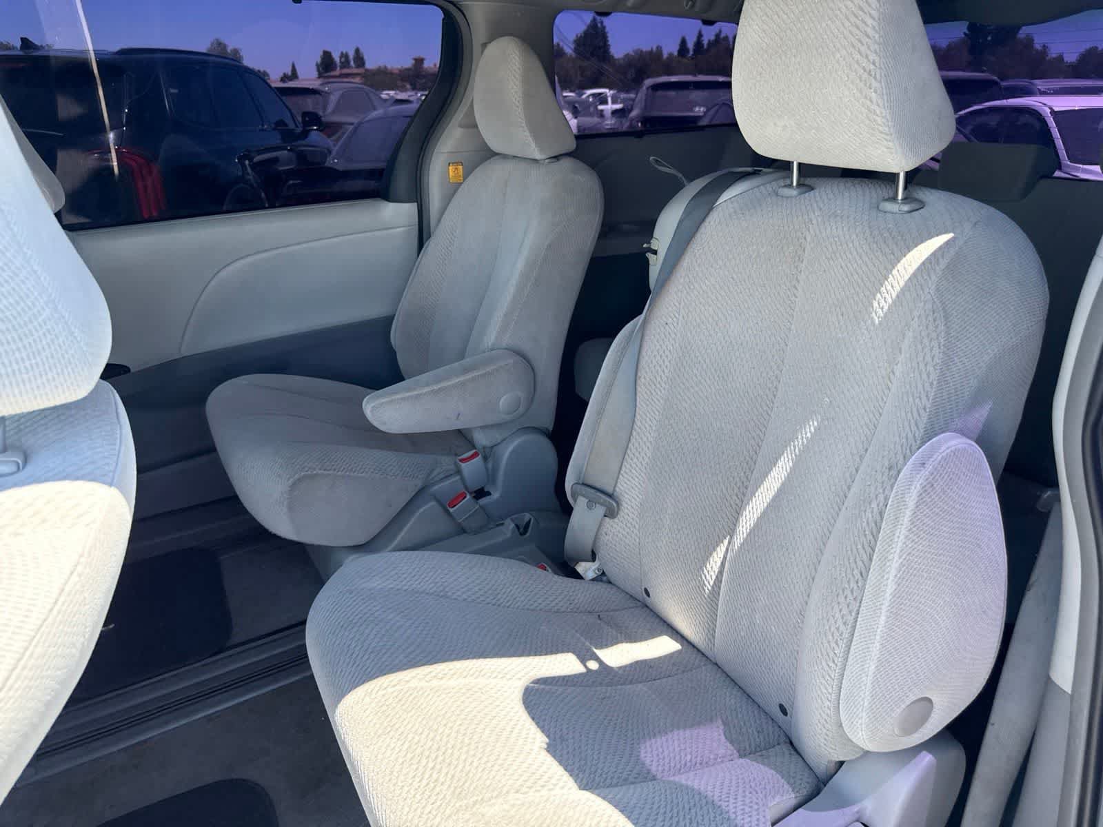 Used 2012 Toyota Sienna LE FWD image 15
