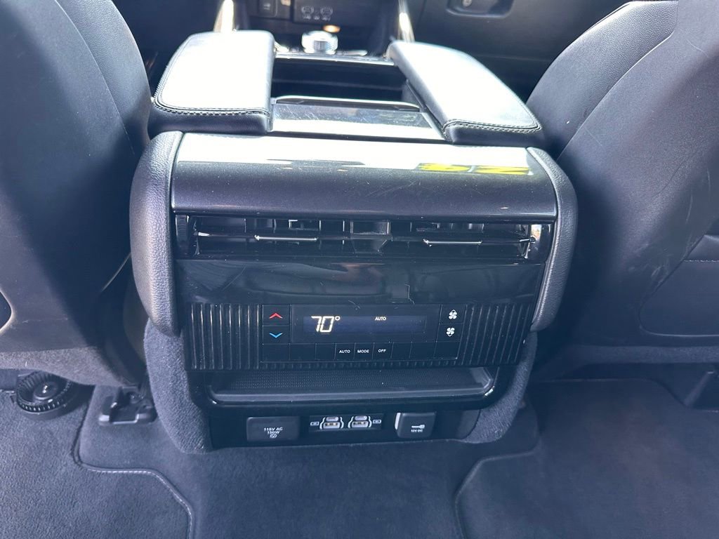 Used 2024 Jeep Wagoneer L 4WD image 27