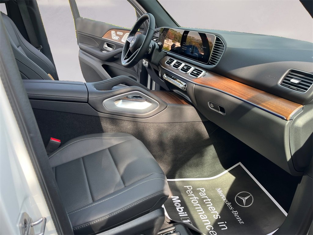 Certified 2025 Mercedes-Benz GLE 450e 4MATIC image 14