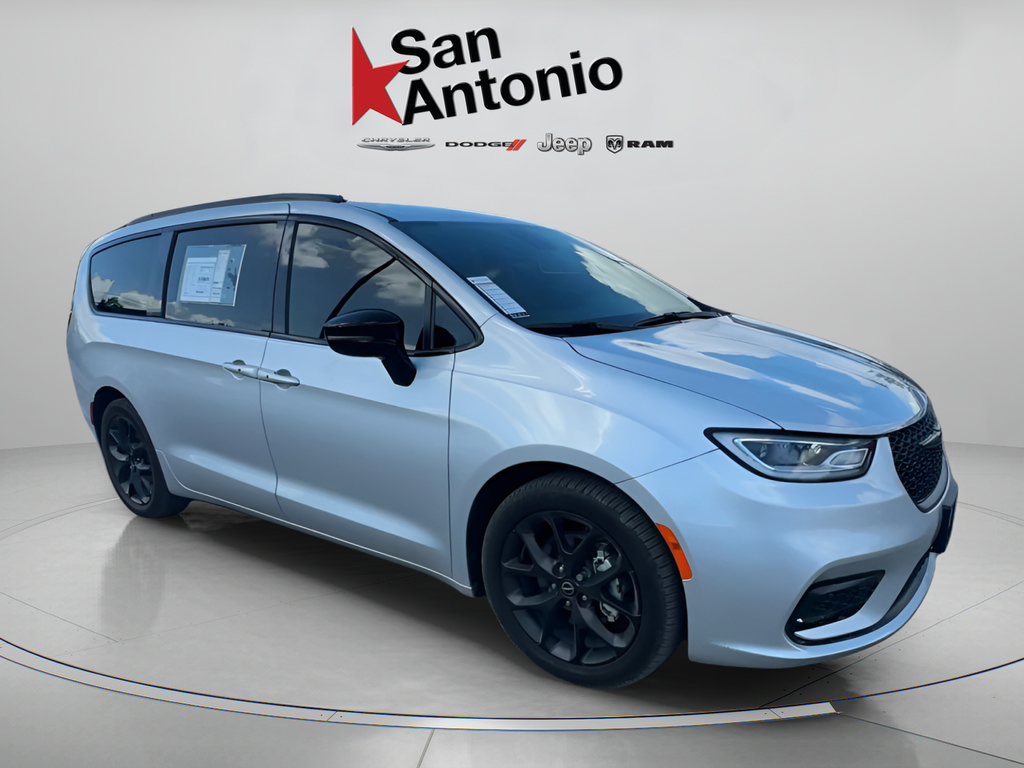 New 2026 Chrysler Pacifica Select w/ S Appearance Package